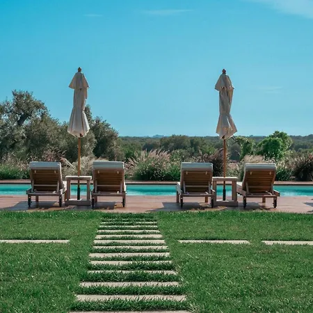 Masseria Le Fabriche בית כפרי *